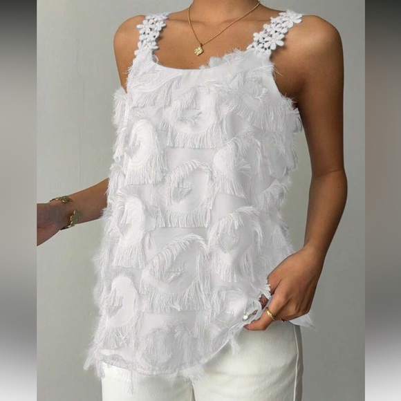 Elegant Cream Floral Women's Top - Picture 14 of 14